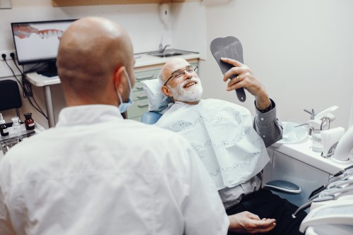 Tratamiento de prótesis dental en JM Sevilla Dental